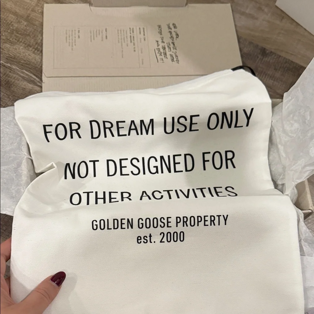 NWT in box Golden Goose Women's Sneakers in White and Navy with Glitter Laces - Picture 9 of 14